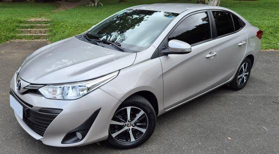 TOYOTA YARIS 1.5 16V FLEX SEDAN XS MULTIDRIVE TOYOTA YARIS 1.5 16V FLEX SEDAN XS MULTIDRIVE